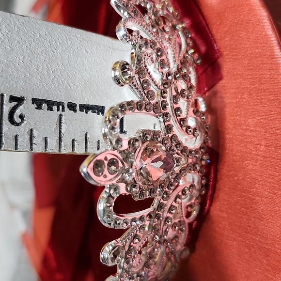 CRYSTAL RHINESTONE SILVER-TONE METAL TIARA W/ COMBS CROWN HEADPIECE - Picture 8 of 13